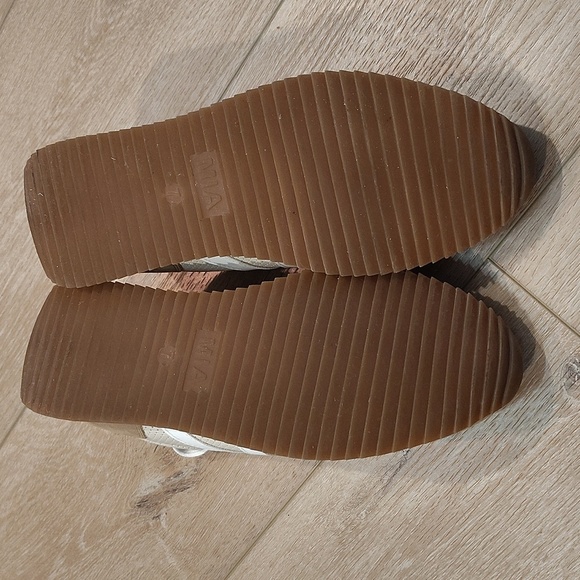 MIA Kabel P Shoes Women's Sz 7 Tan/White Retro Style Faux Suede Accents - Picture 6 of 7